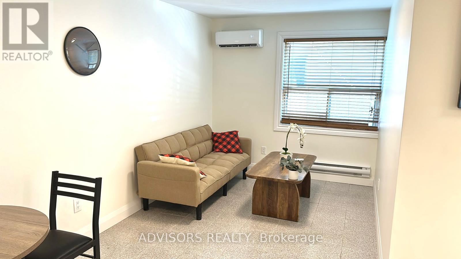 4 - 3717 Lakeshore Boulevard W Property Photo 2