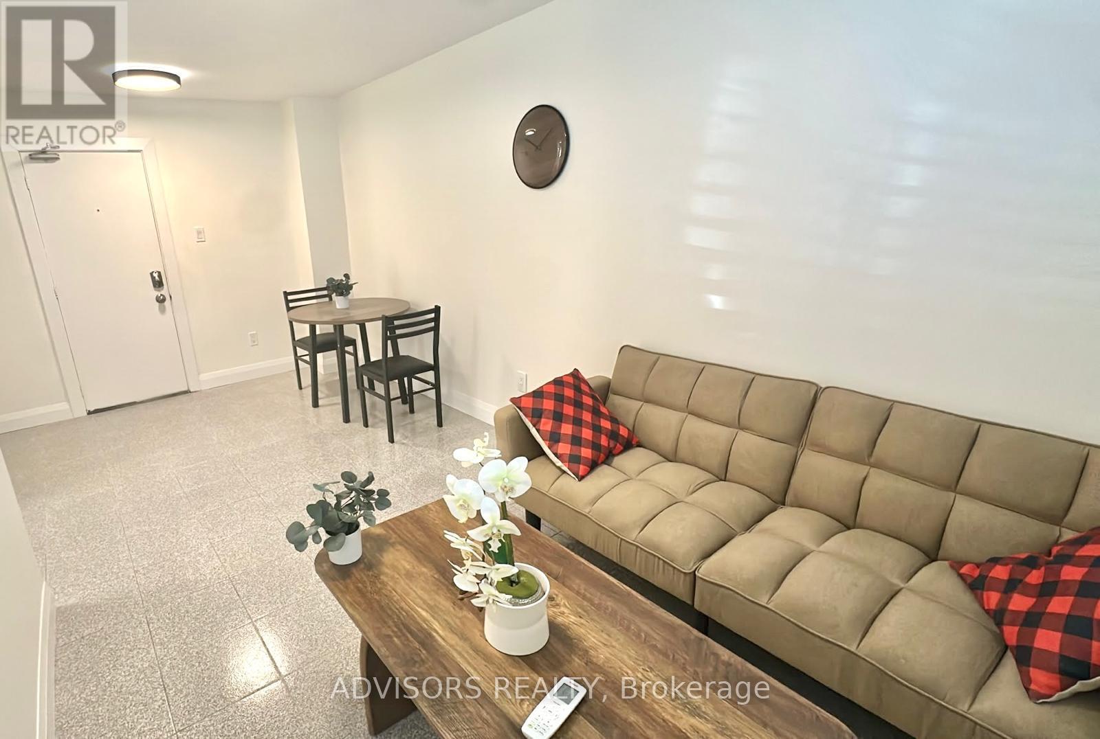 4 - 3717 Lakeshore Boulevard W Property Photo 4