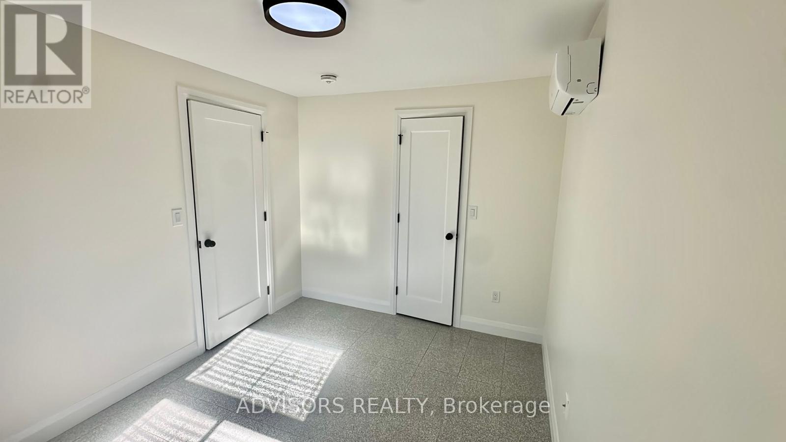 4 - 3717 Lakeshore Boulevard W Property Photo 5