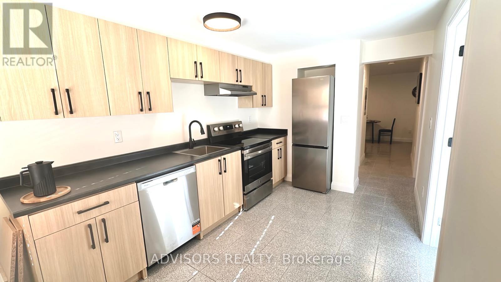 4 - 3717 Lakeshore Boulevard W Property Photo 6