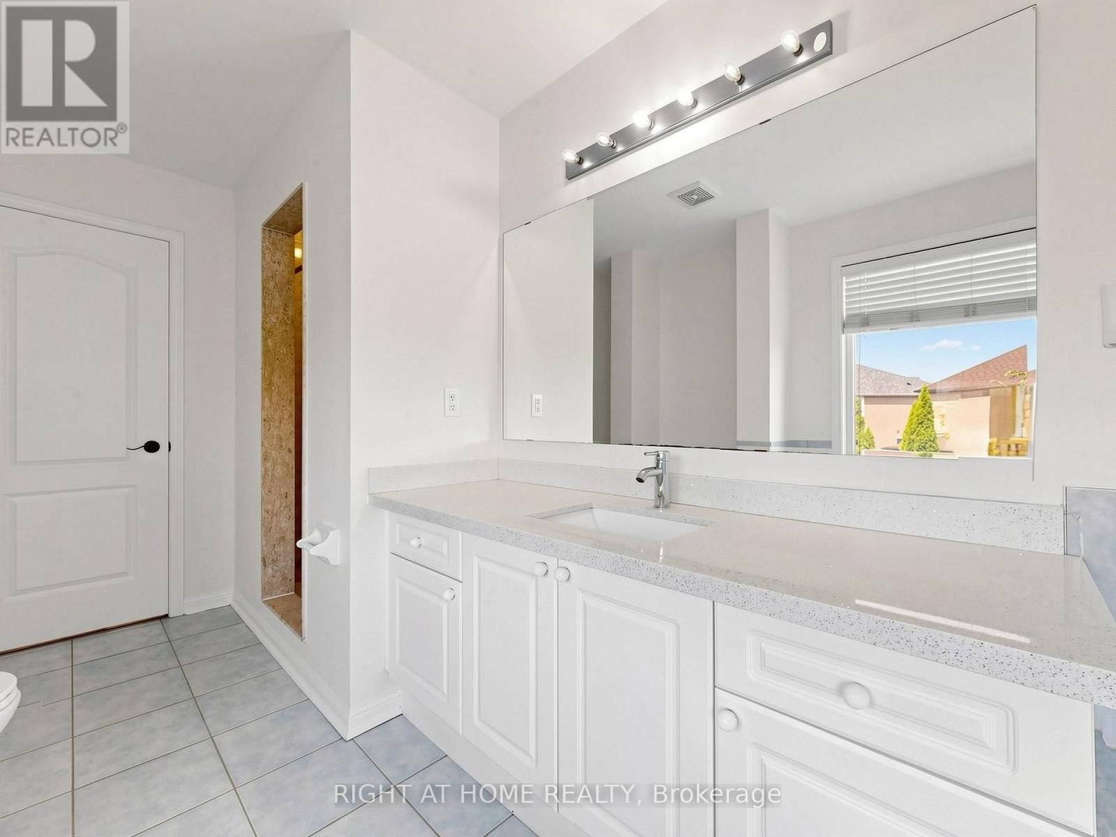 5817 Whitehorn Avenue Property Photo 18