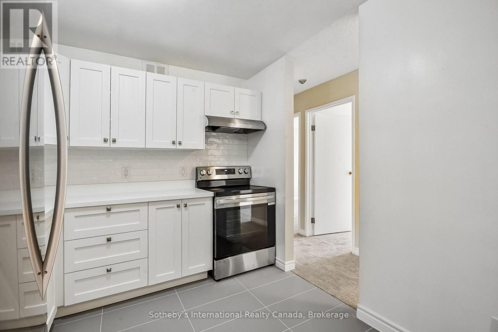 434 - 1450 Glen Abbey Gate Property Photo 4