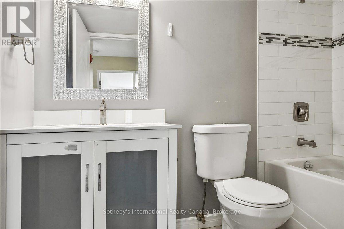 434 - 1450 Glen Abbey Gate Property Photo 5