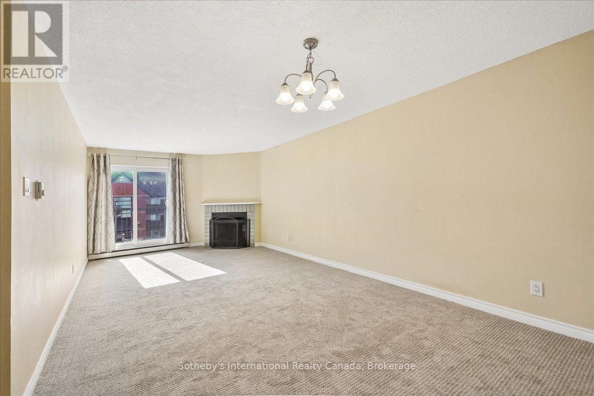 434 - 1450 Glen Abbey Gate Property Photo 8