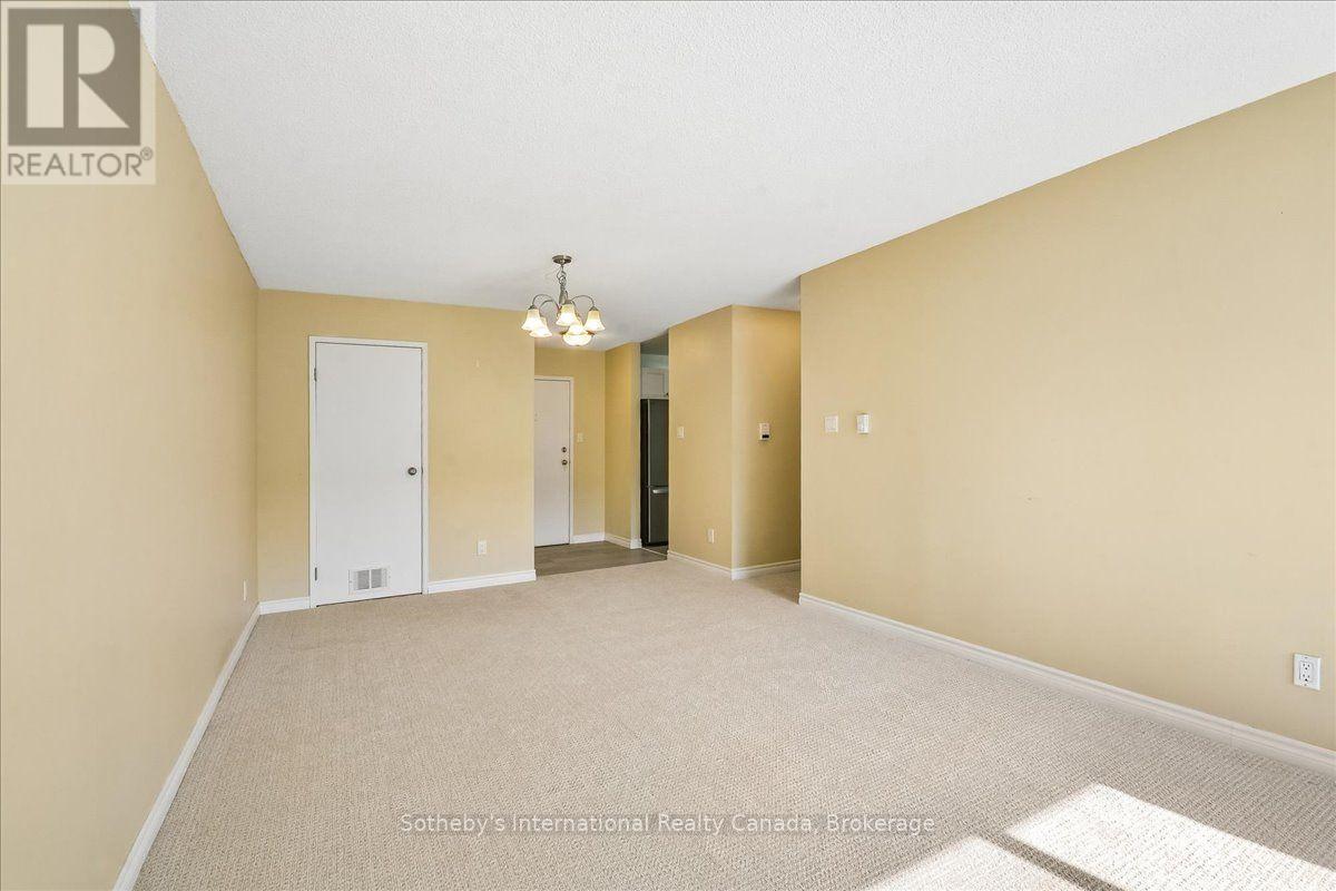 434 - 1450 Glen Abbey Gate Property Photo 9