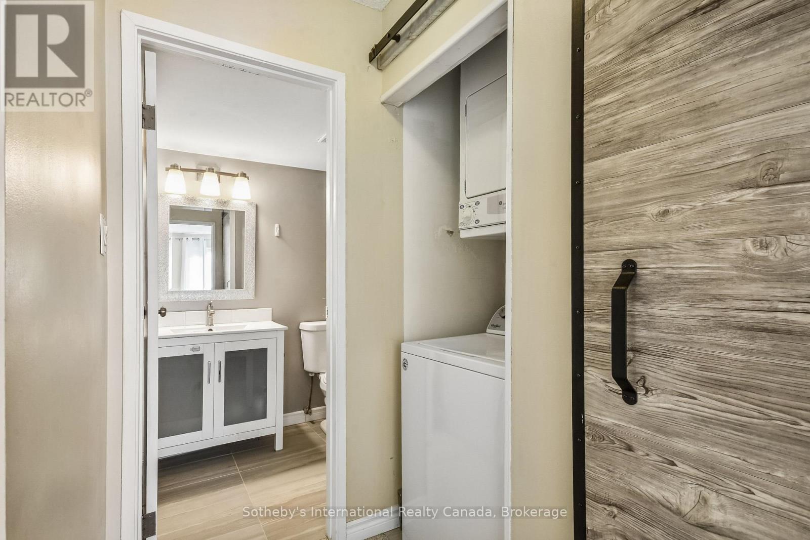 434 - 1450 Glen Abbey Gate Property Photo 10