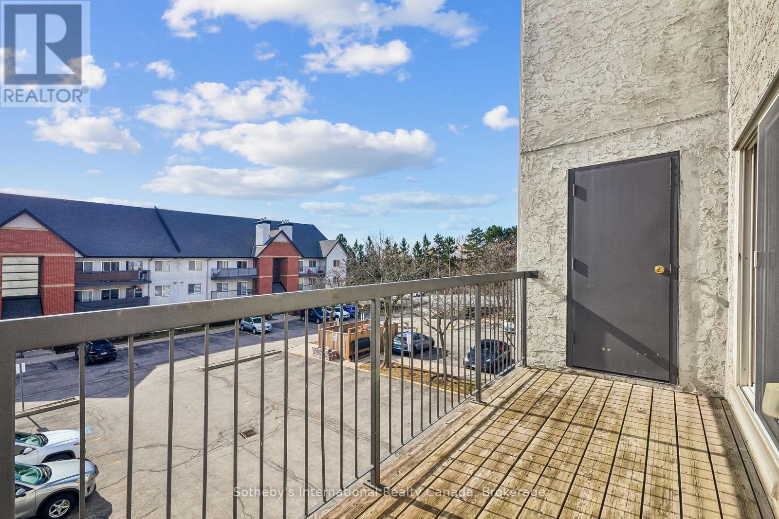434 - 1450 Glen Abbey Gate Property Photo 16