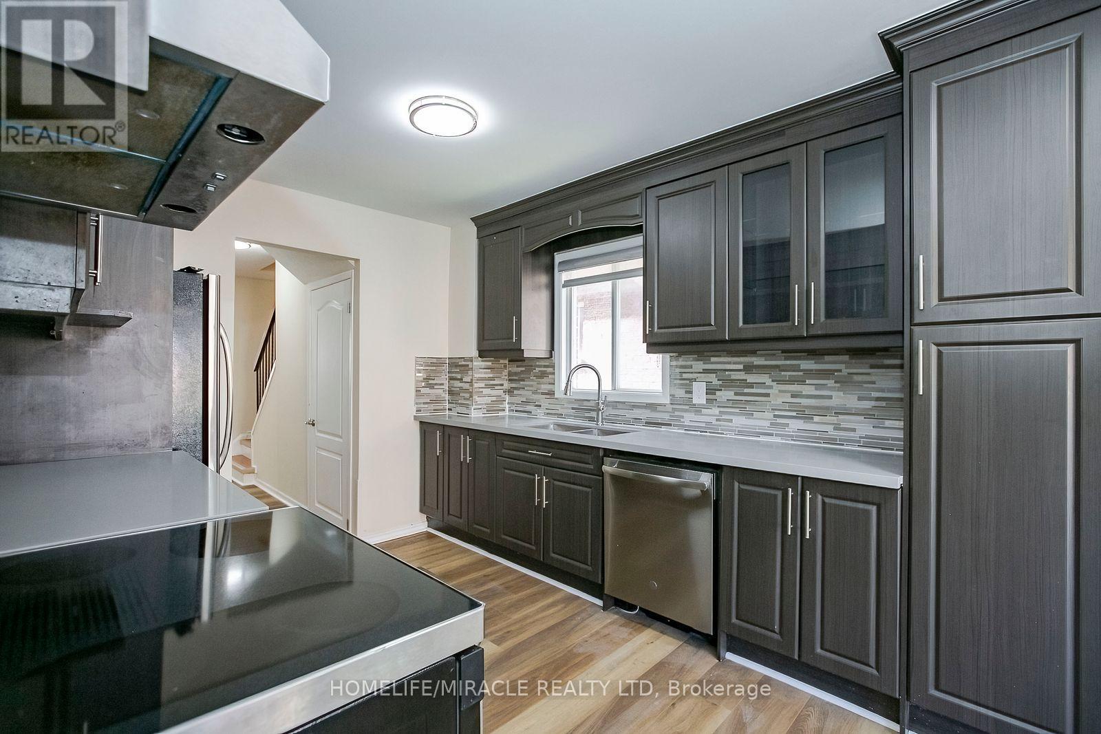 33 Adam Street Property Photo 12