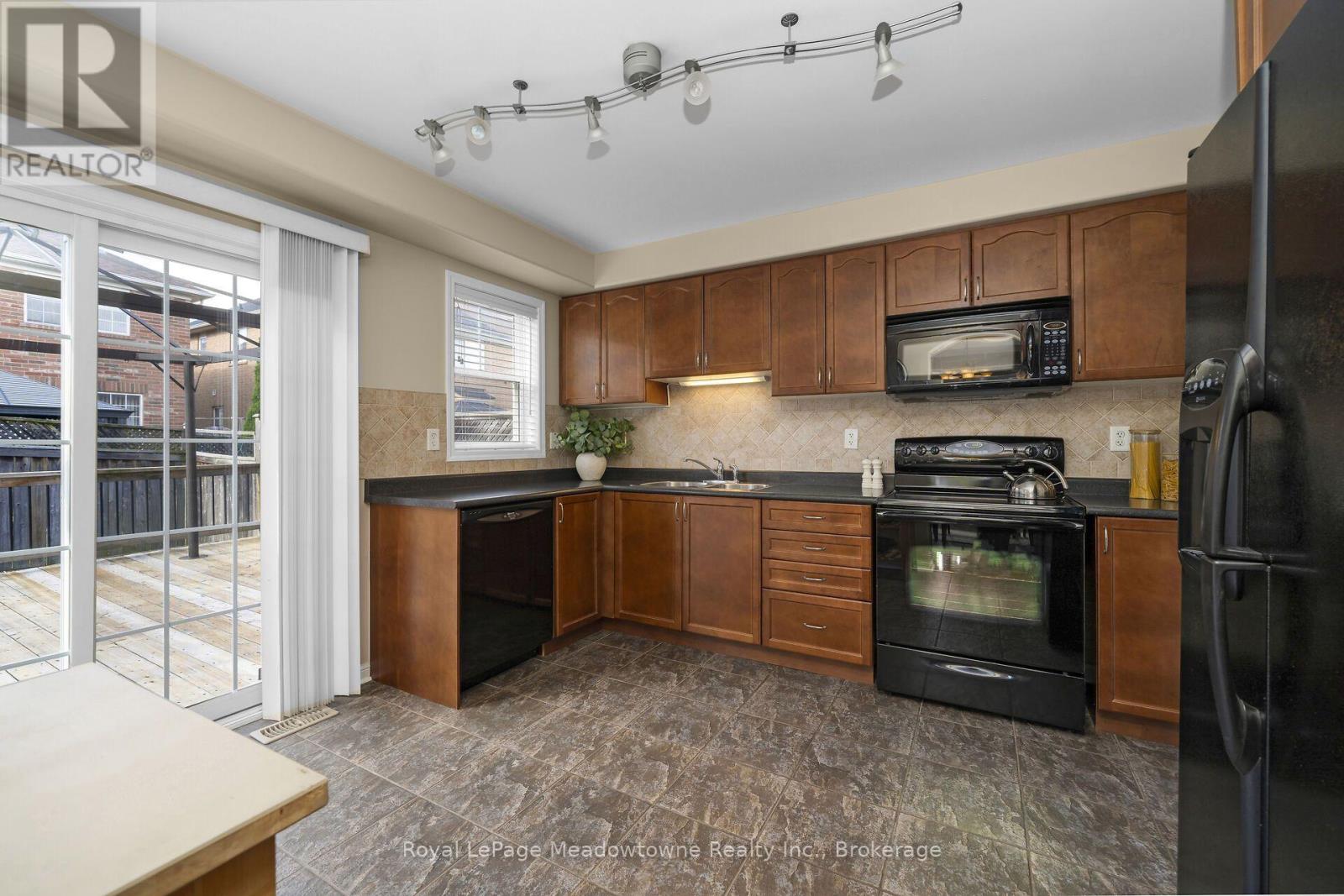 802 Stark Circle Property Photo 10