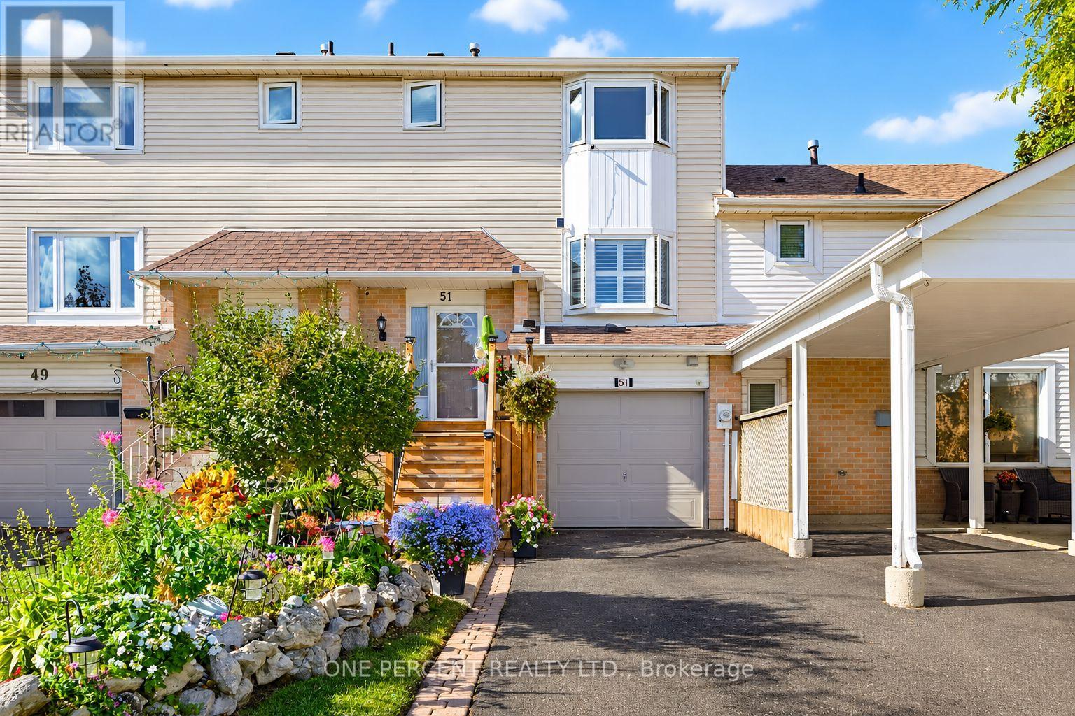 51 Courtleigh Square Property Photo 1