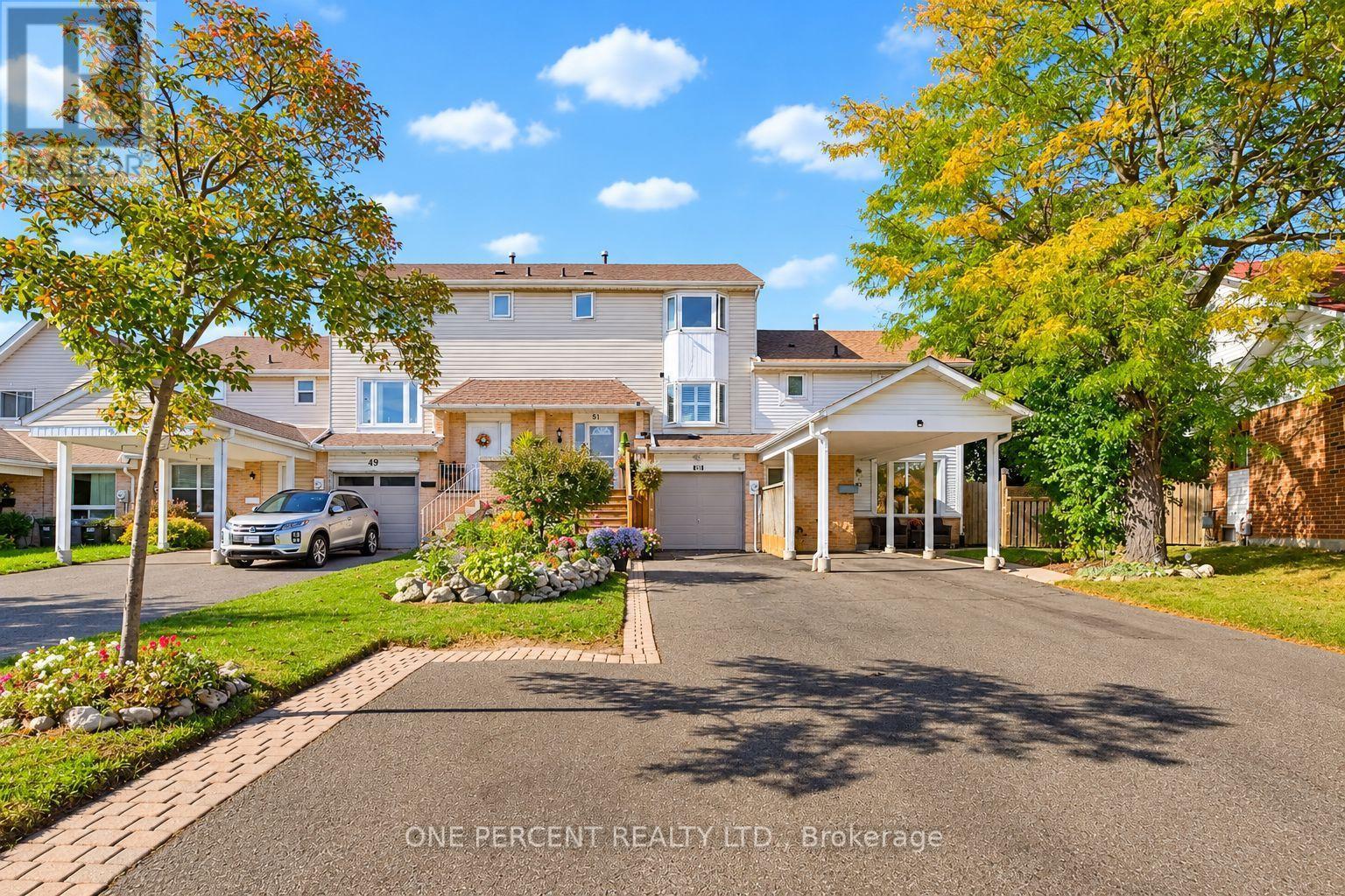 51 Courtleigh Square Property Photo 2