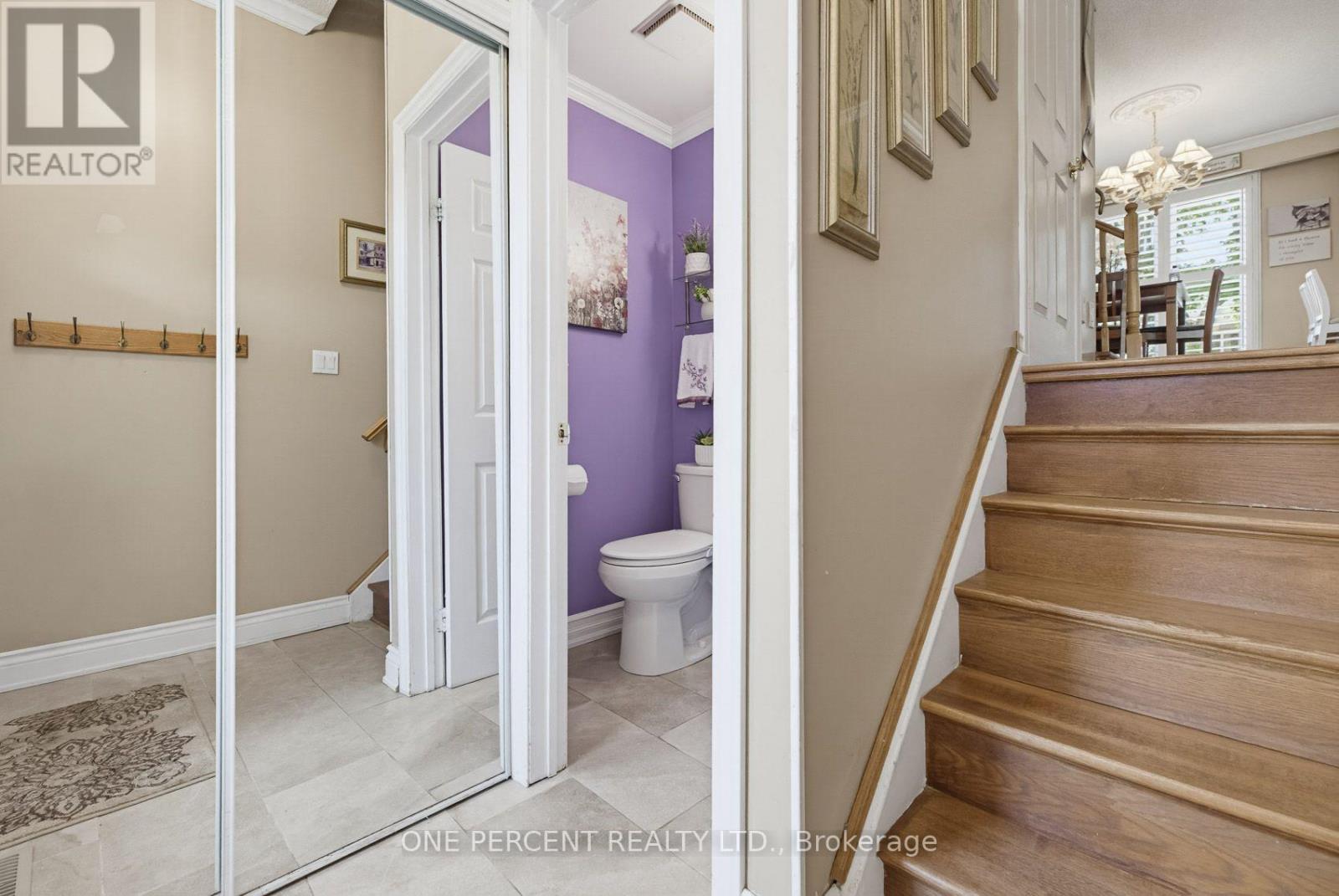 51 Courtleigh Square Property Photo 6