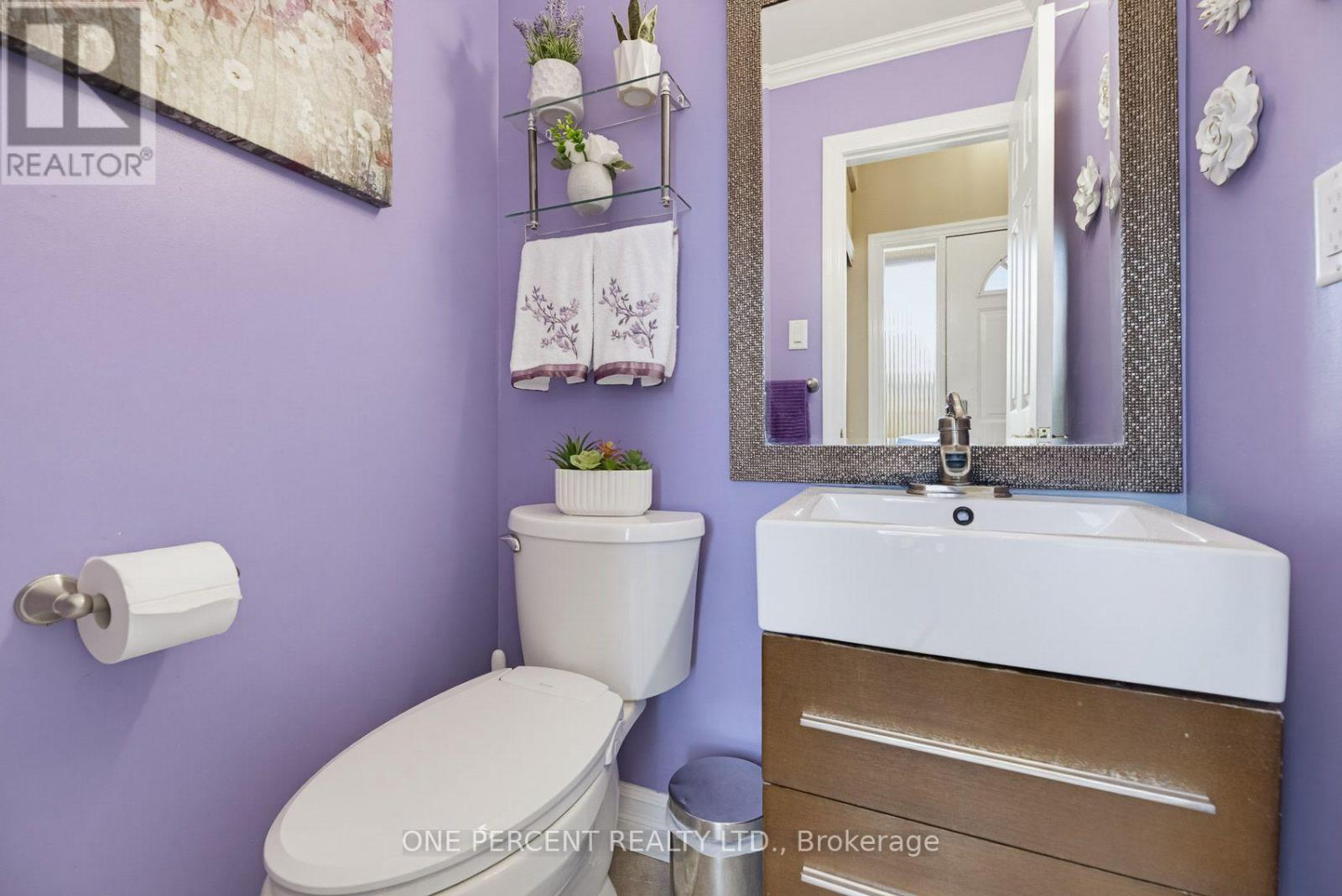 51 Courtleigh Square Property Photo 7