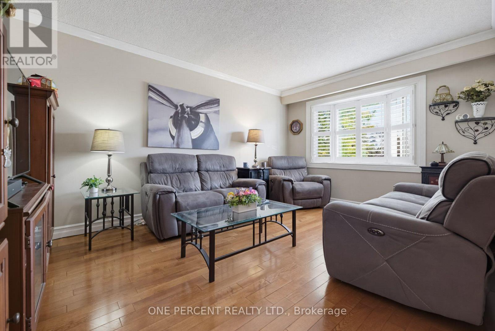 51 Courtleigh Square Property Photo 8