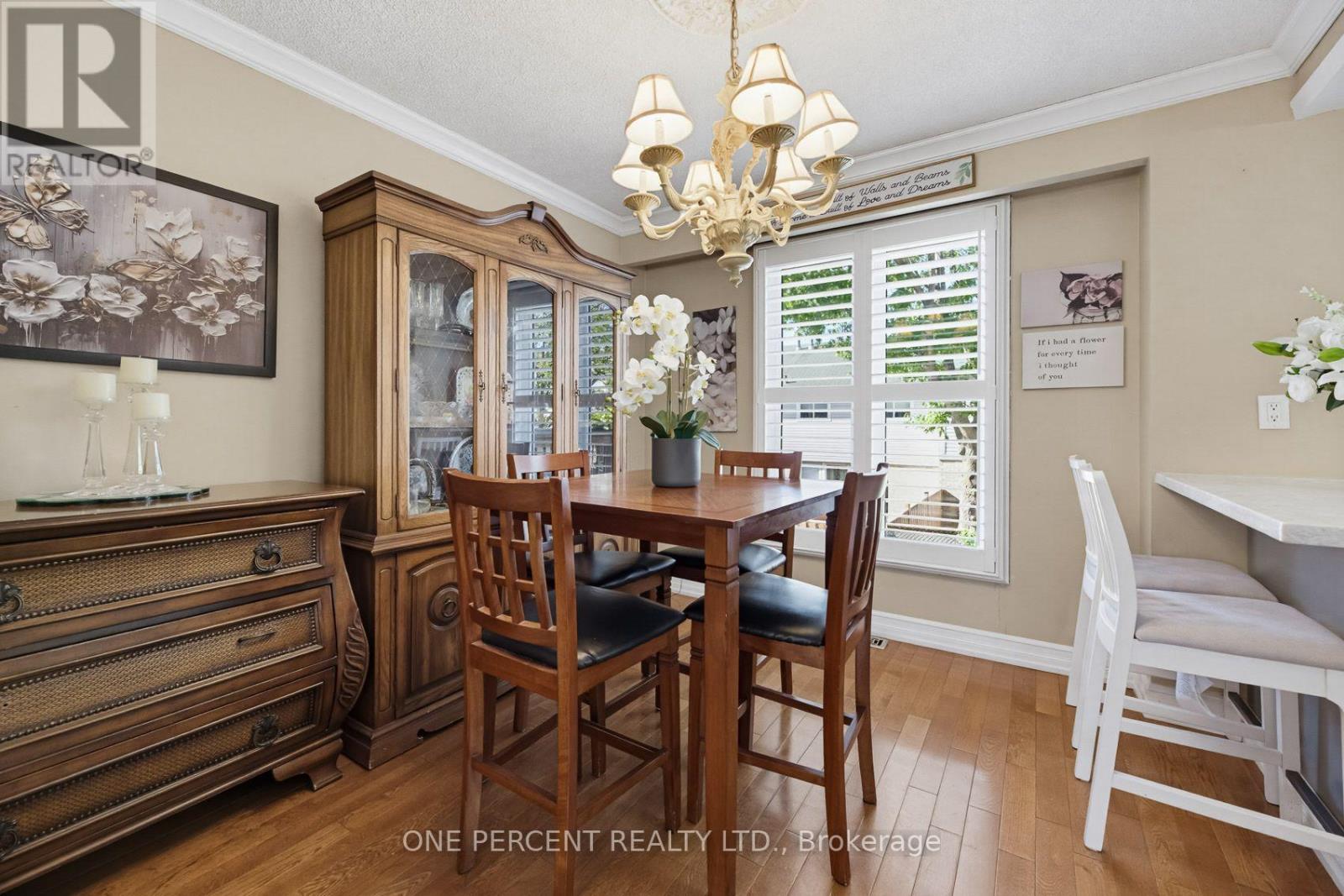 51 Courtleigh Square Property Photo 12