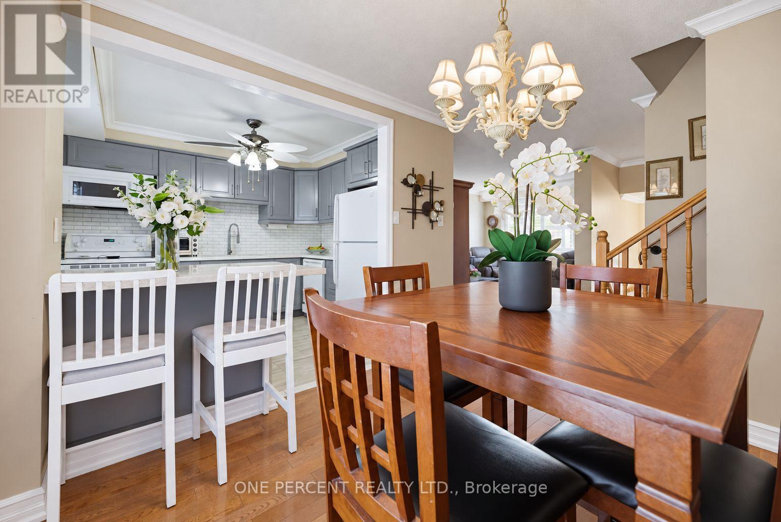 51 Courtleigh Square Property Photo 13