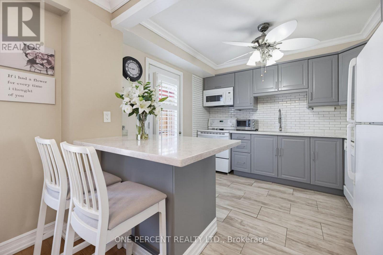 51 Courtleigh Square Property Photo 14