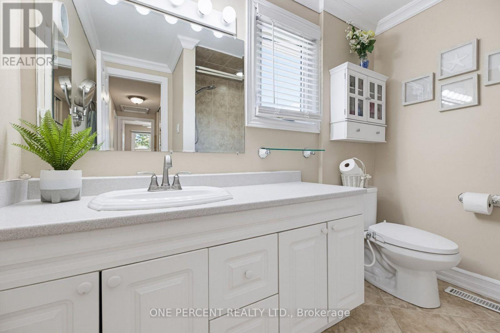 51 Courtleigh Square Property Photo 17