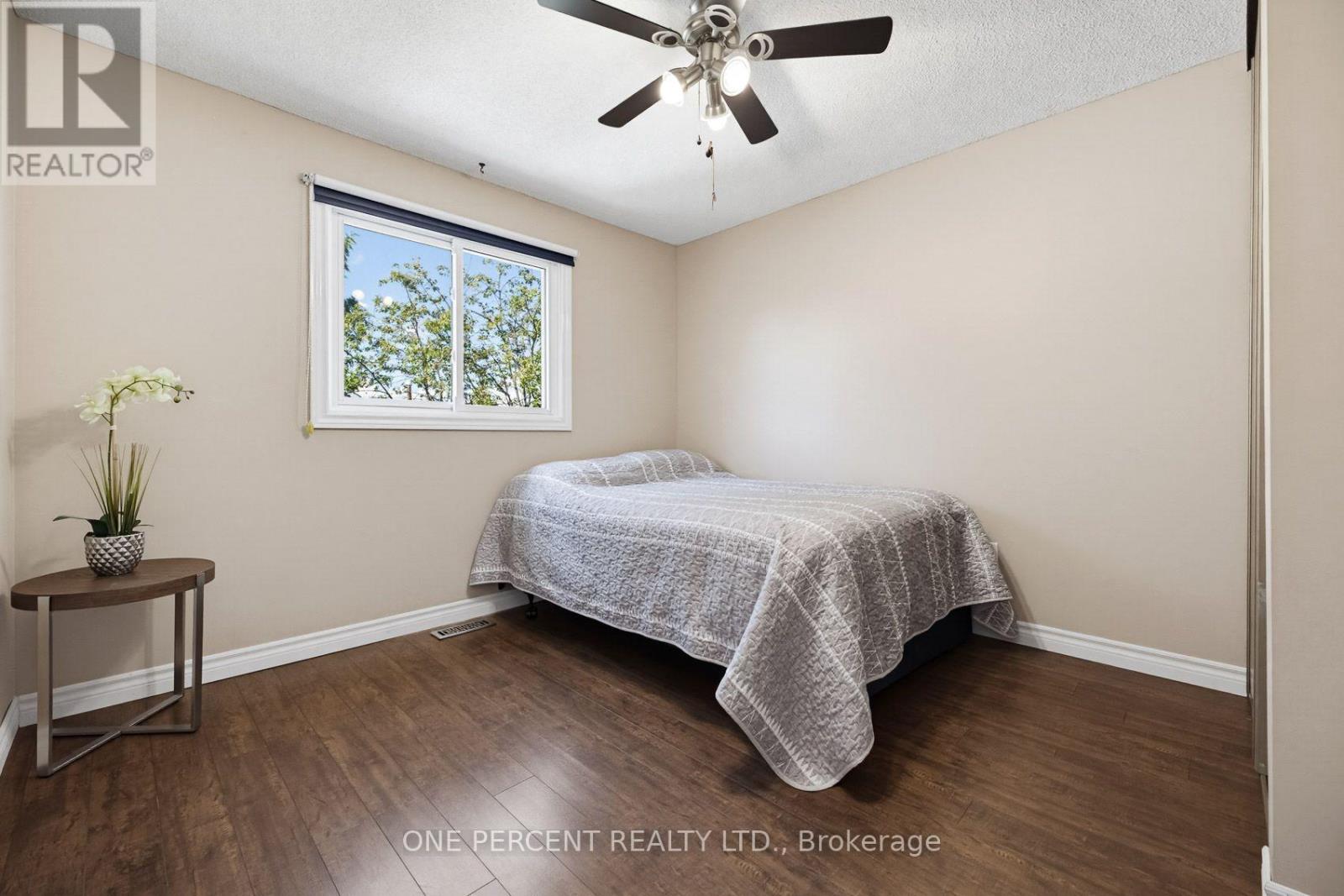 51 Courtleigh Square Property Photo 22