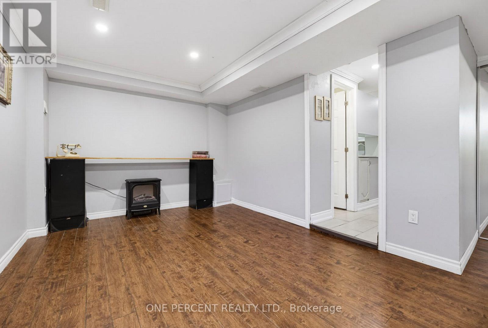 51 Courtleigh Square Property Photo 28