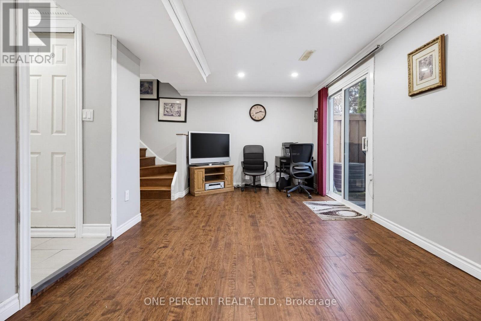 51 Courtleigh Square Property Photo 29
