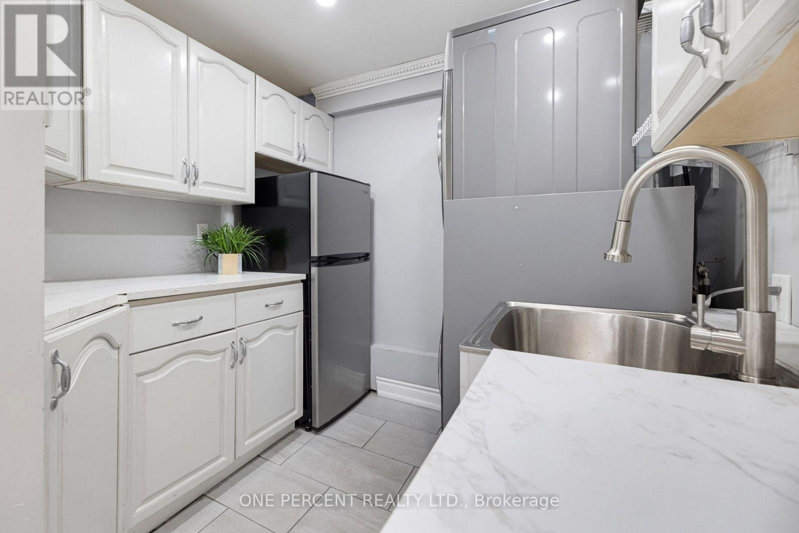 51 Courtleigh Square Property Photo 31