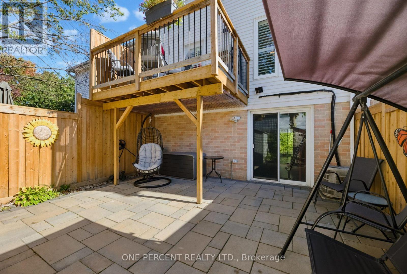 51 Courtleigh Square Property Photo 39