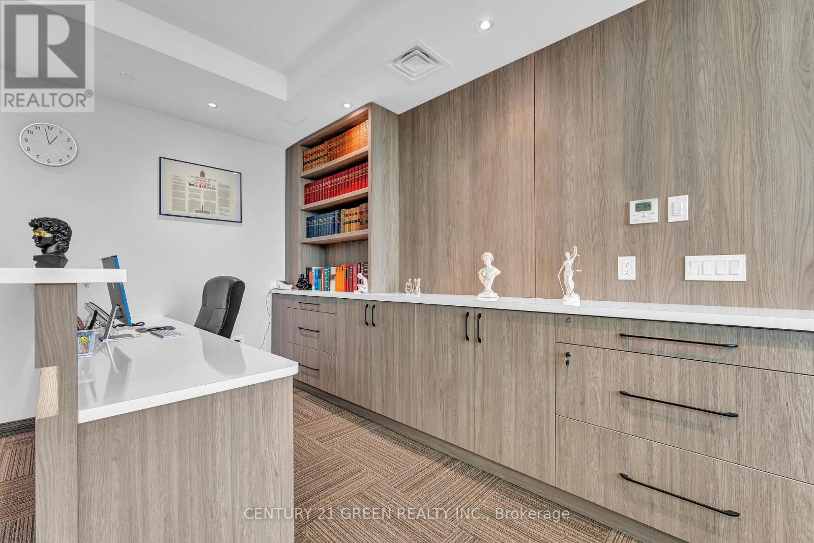 323 - 998 Martin Grove Road Property Photo 8