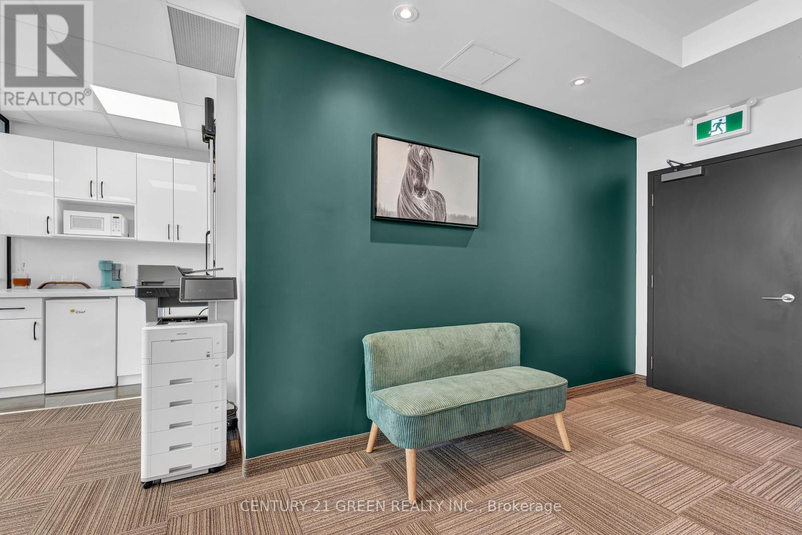 323 - 998 Martin Grove Road Property Photo 12