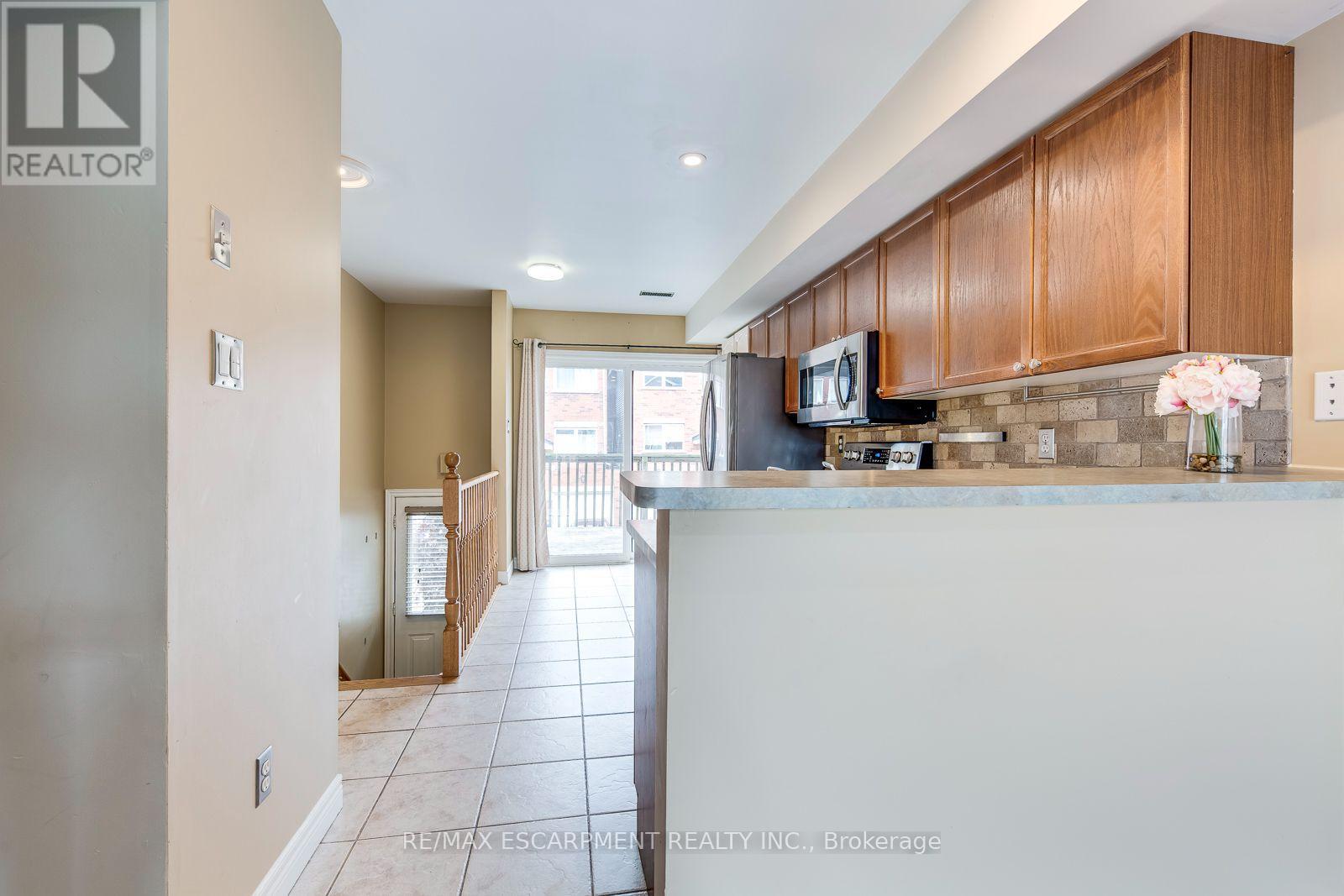 51 - 1751 Lampman Avenue Property Photo 5