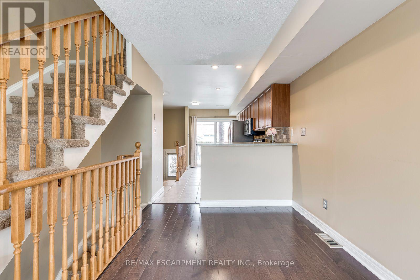 51 - 1751 Lampman Avenue Property Photo 12