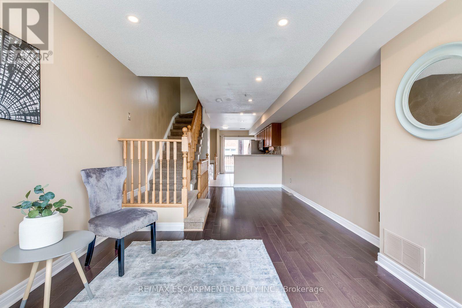 51 - 1751 Lampman Avenue Property Photo 15