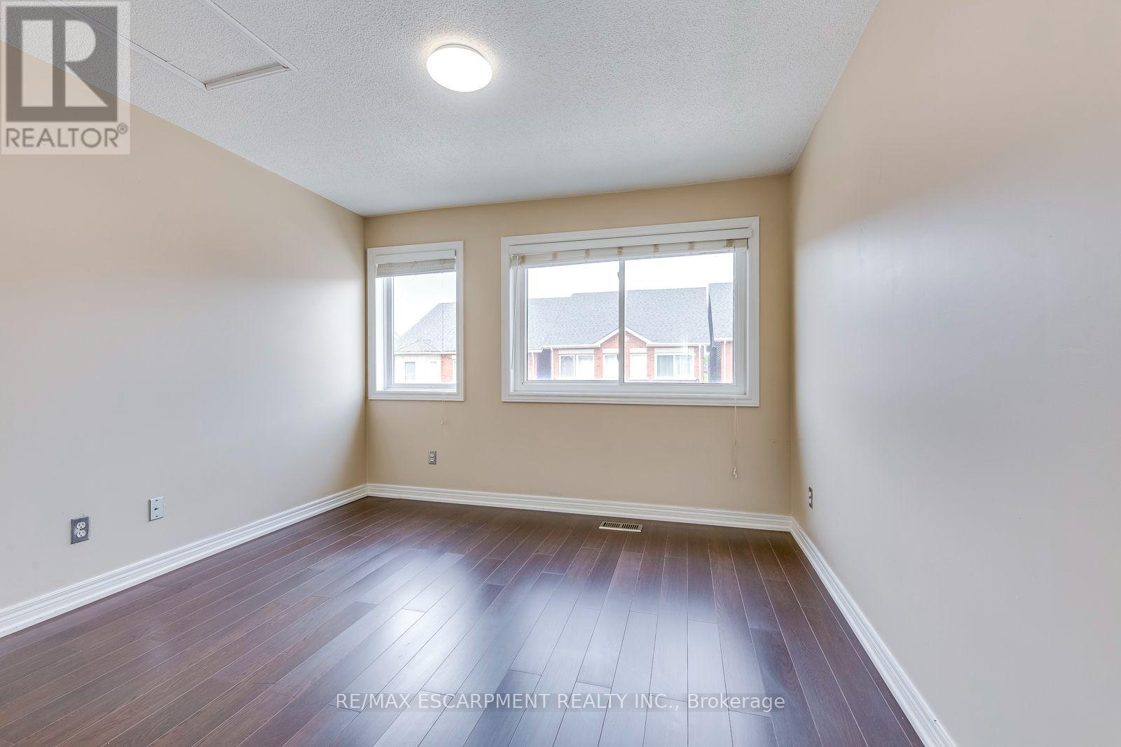 51 - 1751 Lampman Avenue Property Photo 20