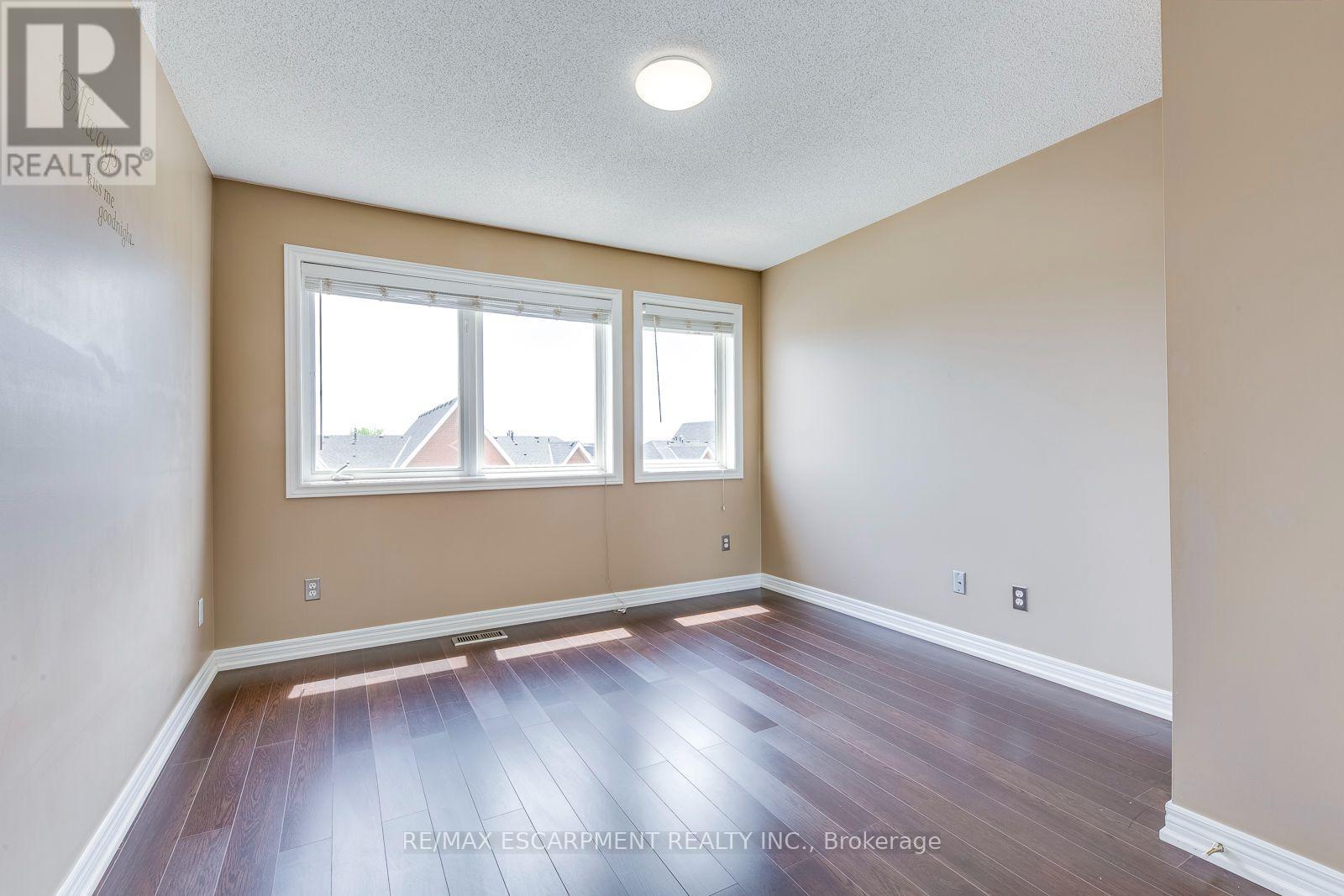 51 - 1751 Lampman Avenue Property Photo 23