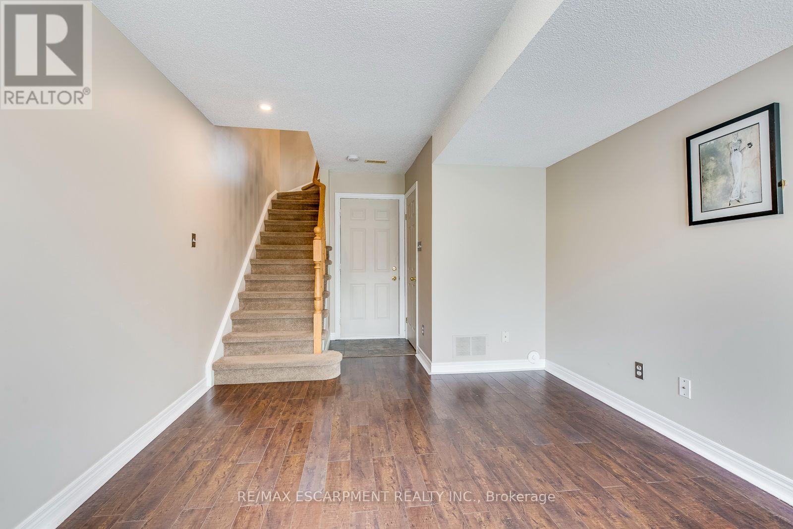 51 - 1751 Lampman Avenue Property Photo 26