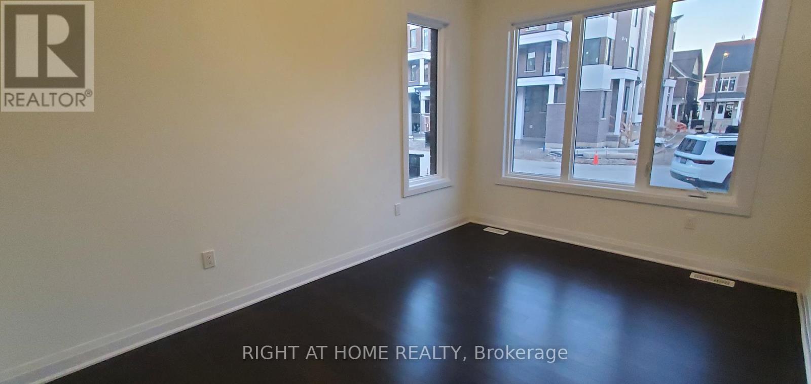 18 Kings Hill Drive Property Photo 3