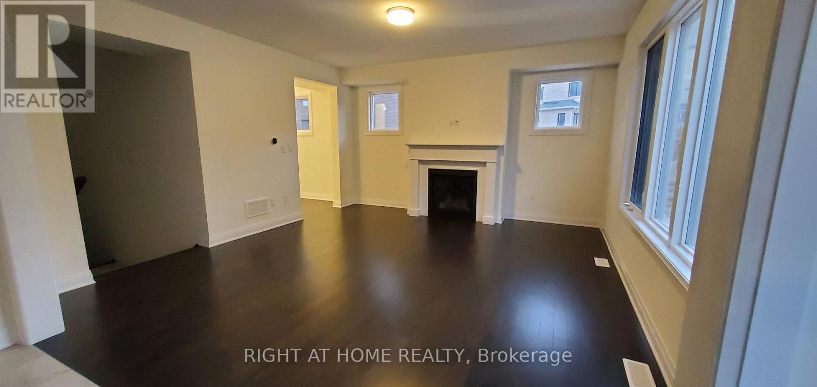 18 Kings Hill Drive Property Photo 7