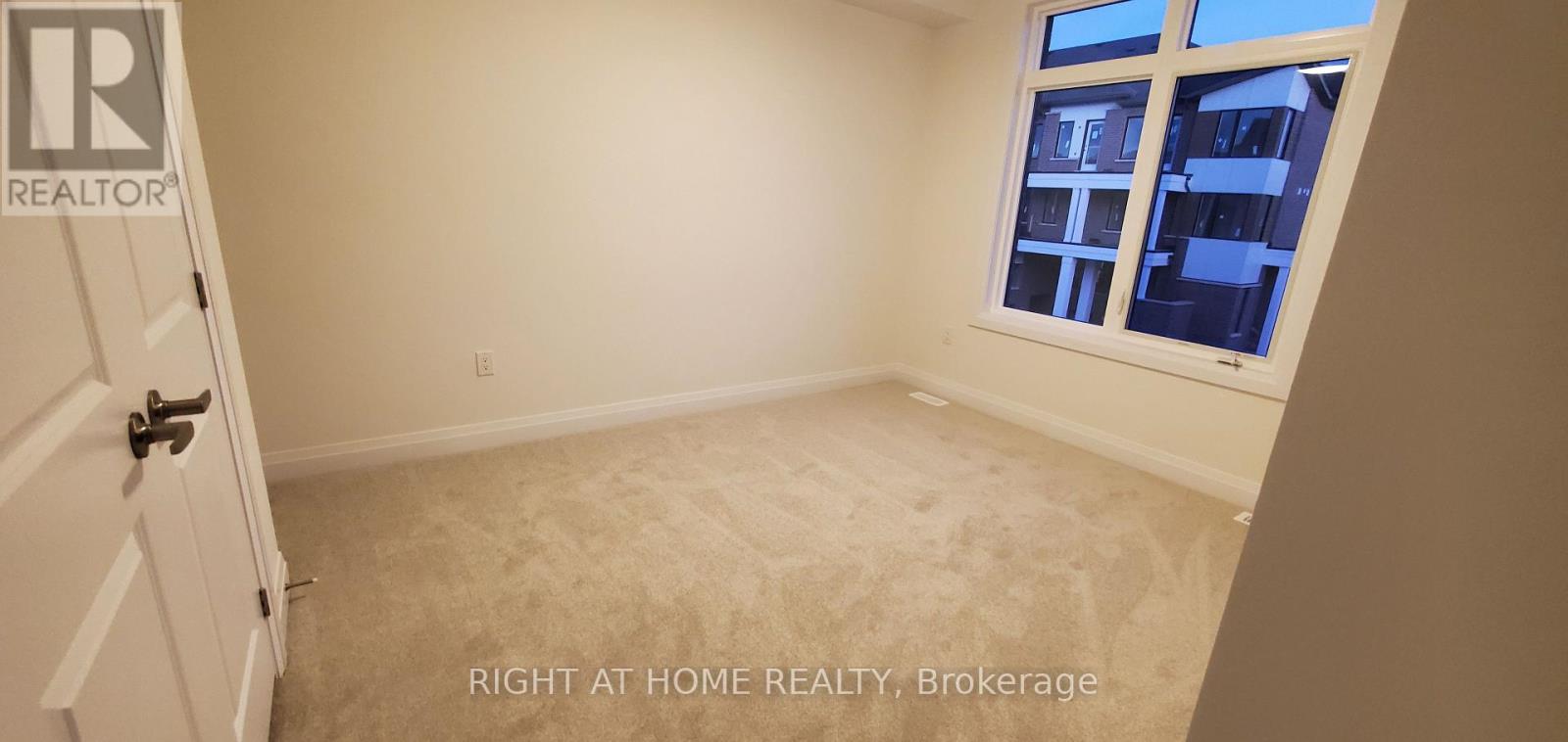18 Kings Hill Drive Property Photo 13