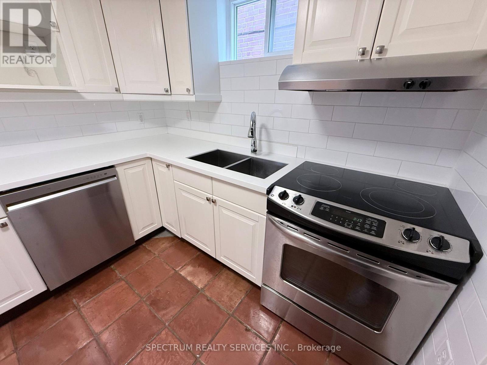 Lower - 172 Queenslea Avenue Property Photo 3