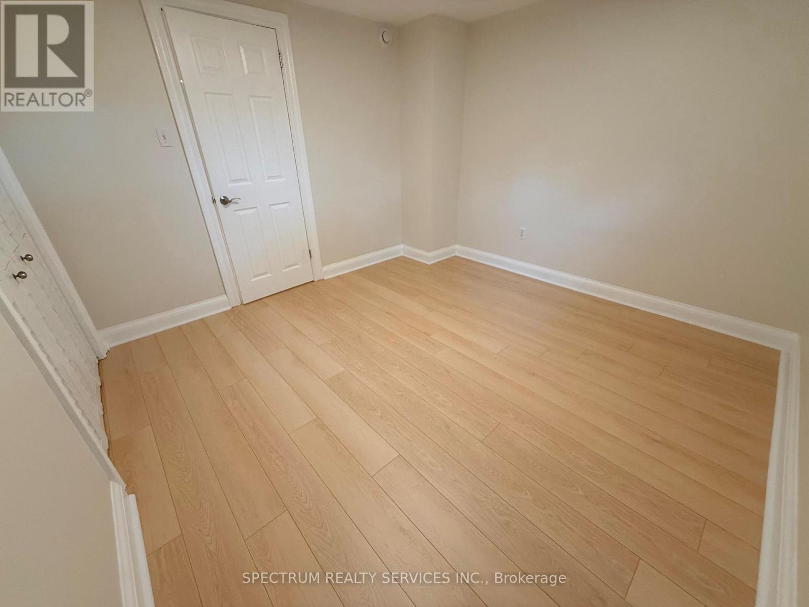 Lower - 172 Queenslea Avenue Property Photo 8