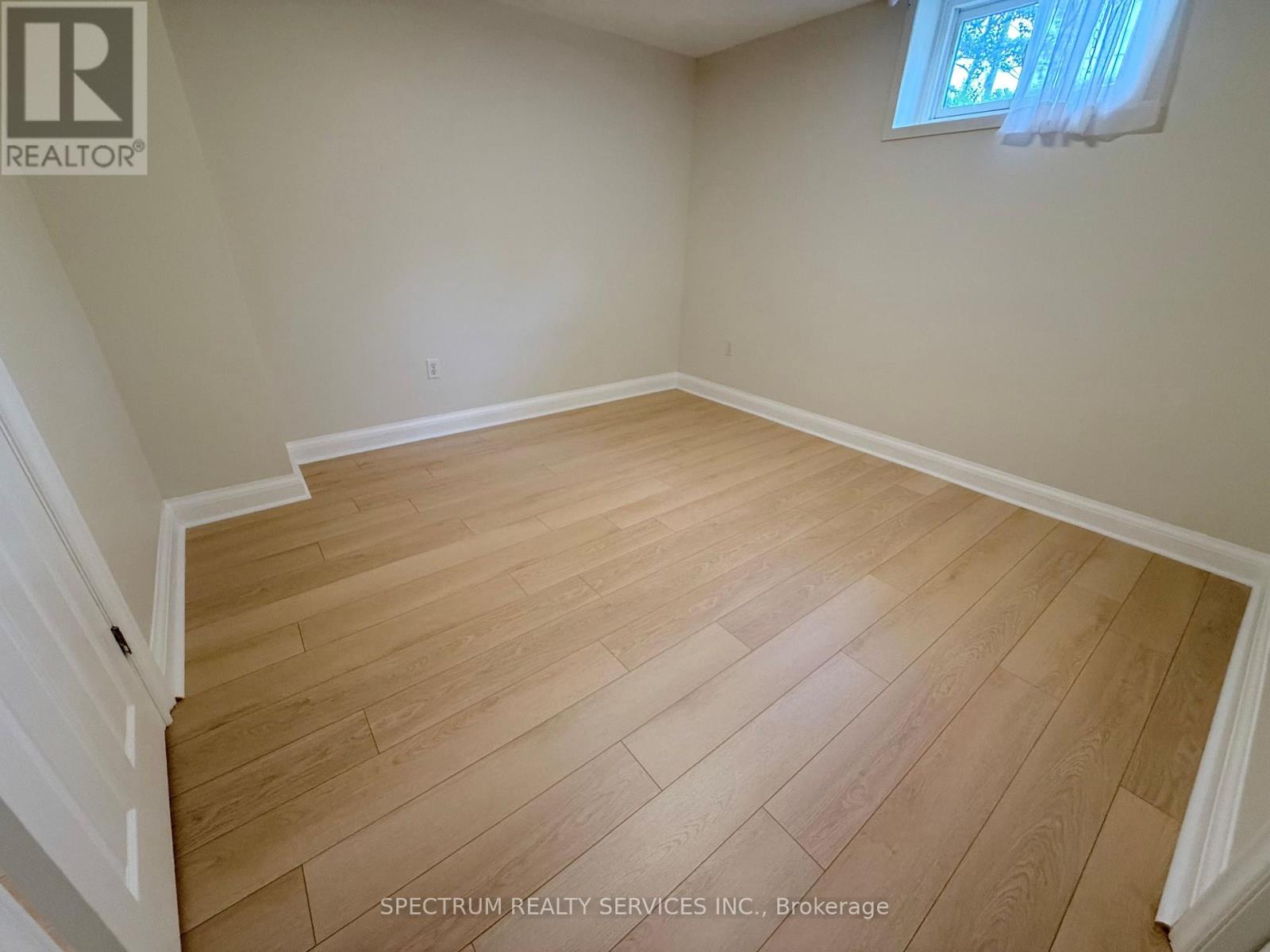 Lower - 172 Queenslea Avenue Property Photo 9