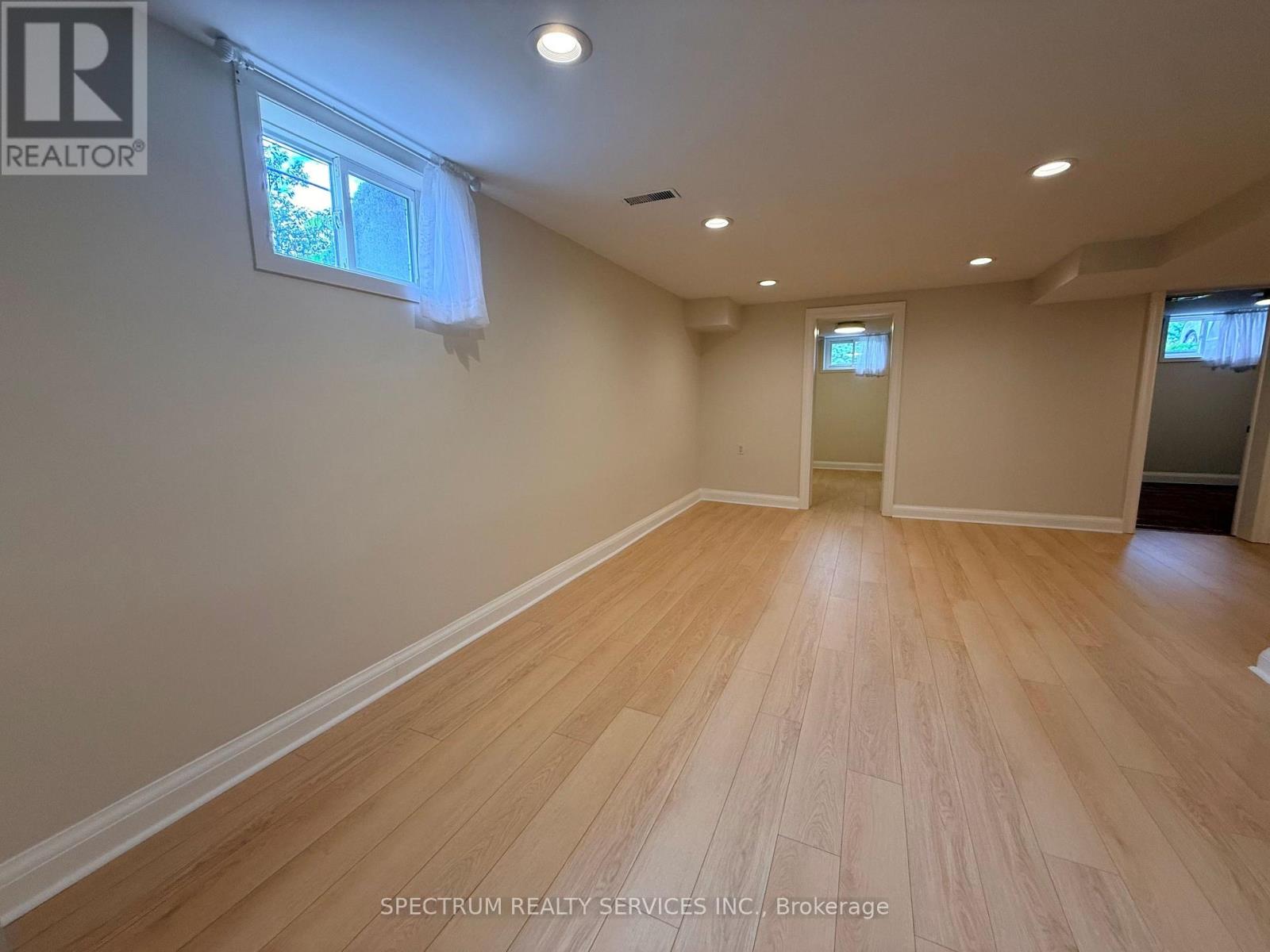 Lower - 172 Queenslea Avenue Property Photo 14