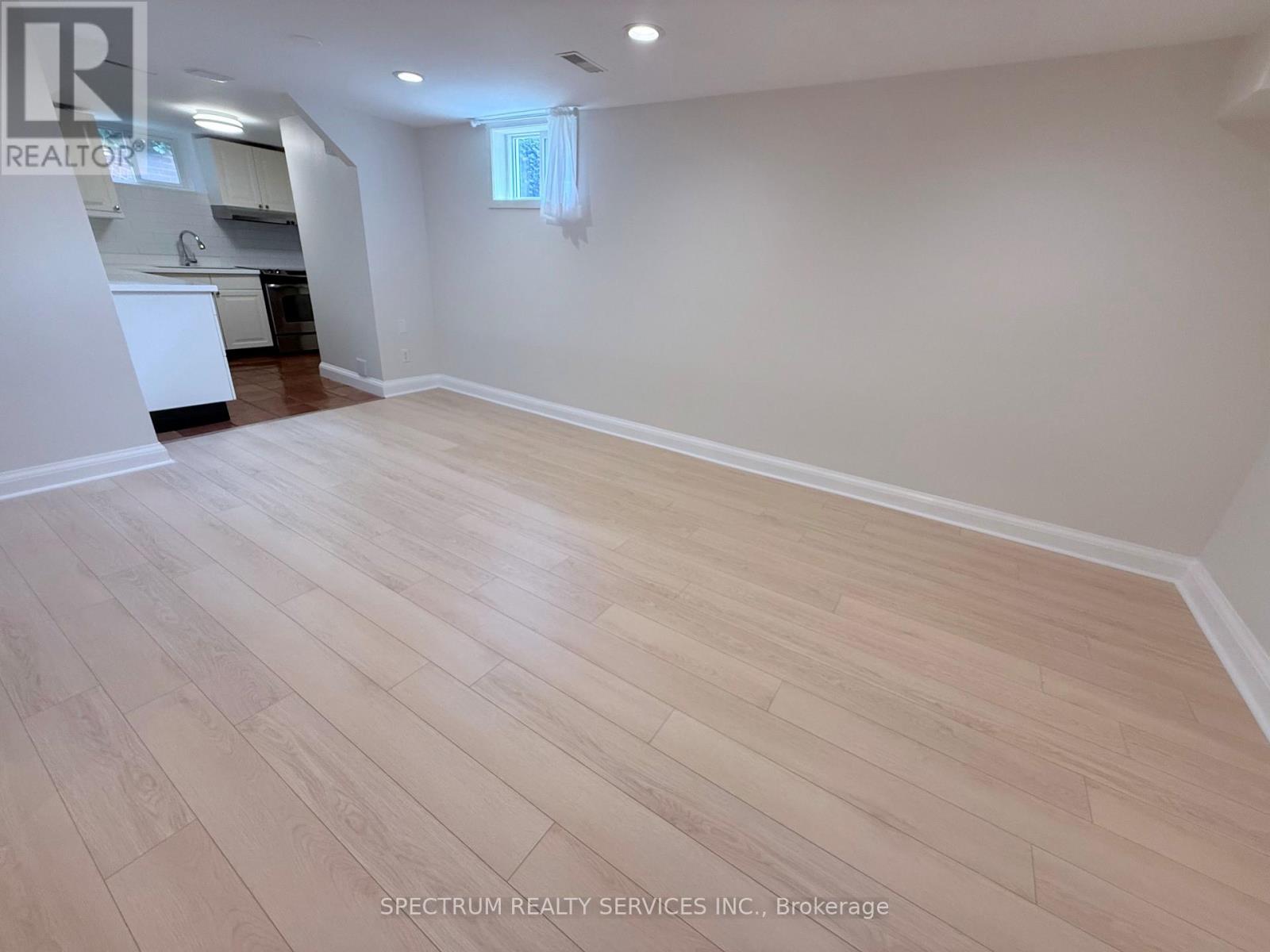 Lower - 172 Queenslea Avenue Property Photo 15