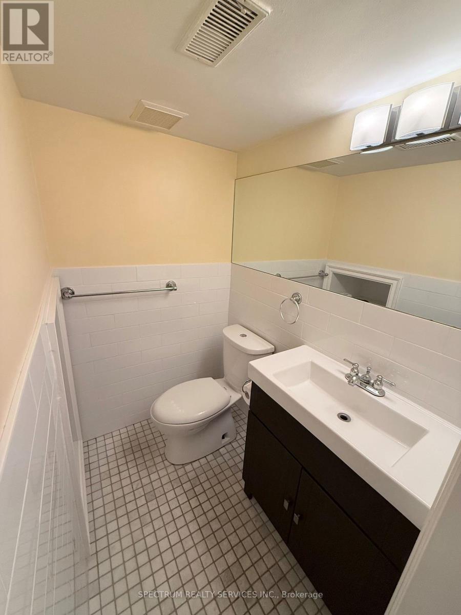 Lower - 172 Queenslea Avenue Property Photo 16
