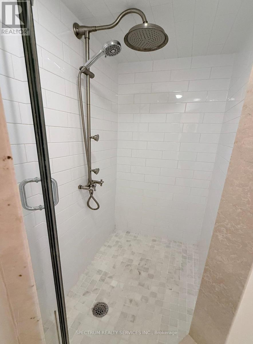 Lower - 172 Queenslea Avenue Property Photo 18