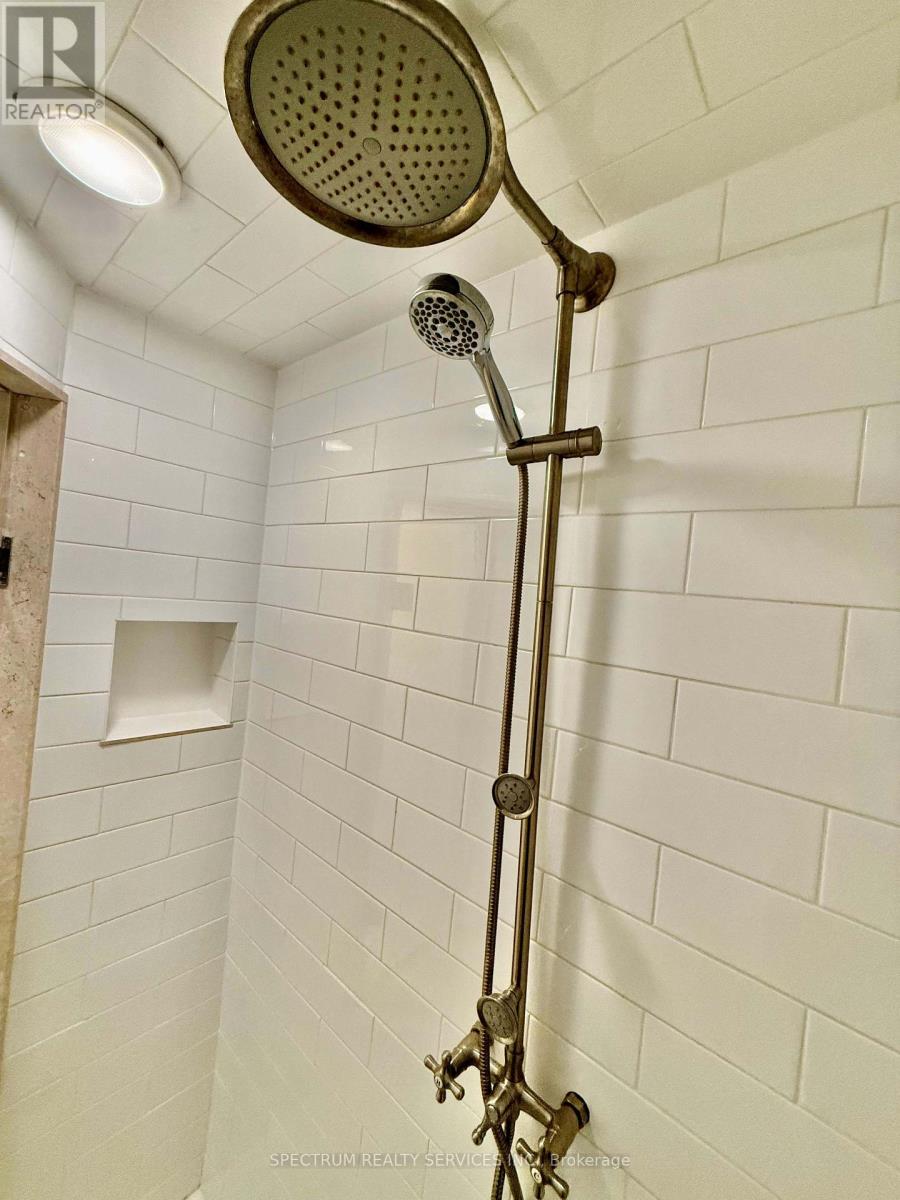 Lower - 172 Queenslea Avenue Property Photo 19