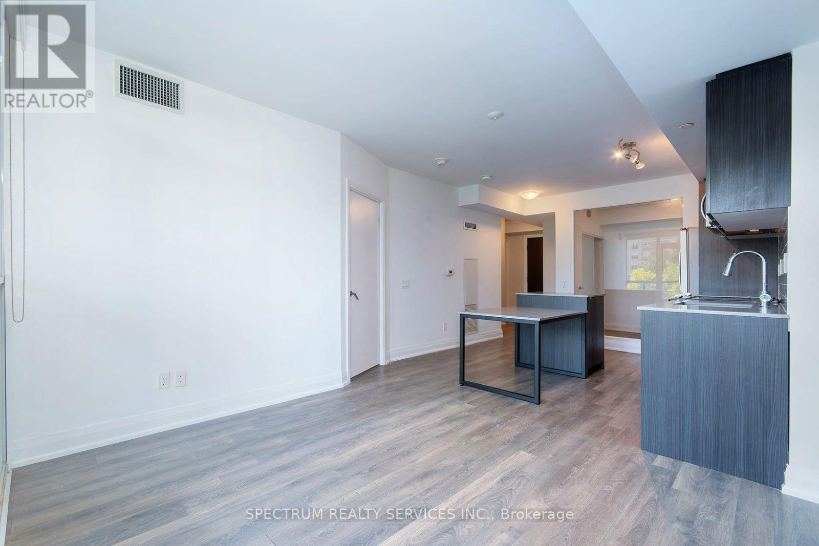307 - 1461 Lawrence Avenue Property Photo 6