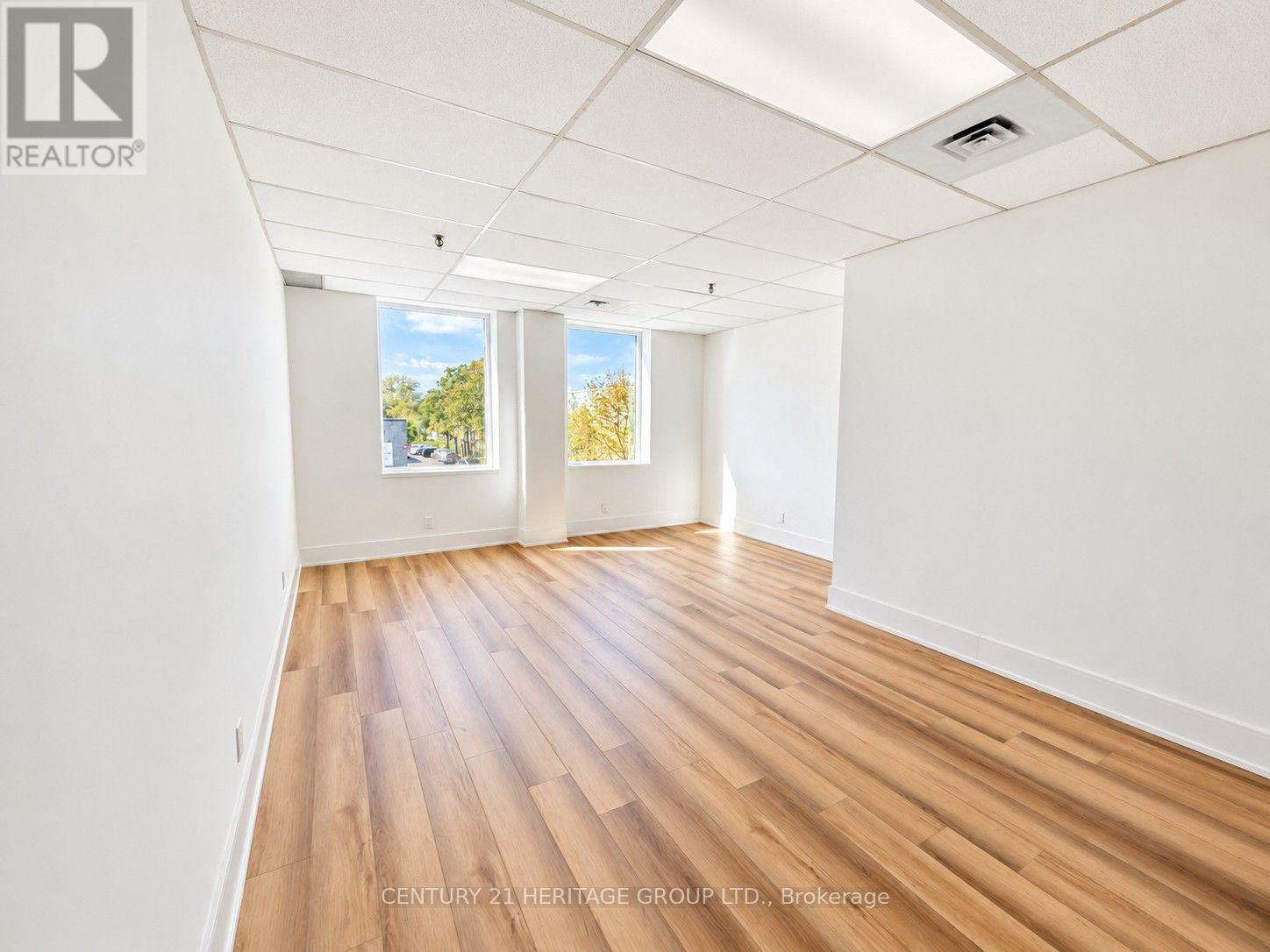 207 - 4544 Dufferin Street Property Photo 9