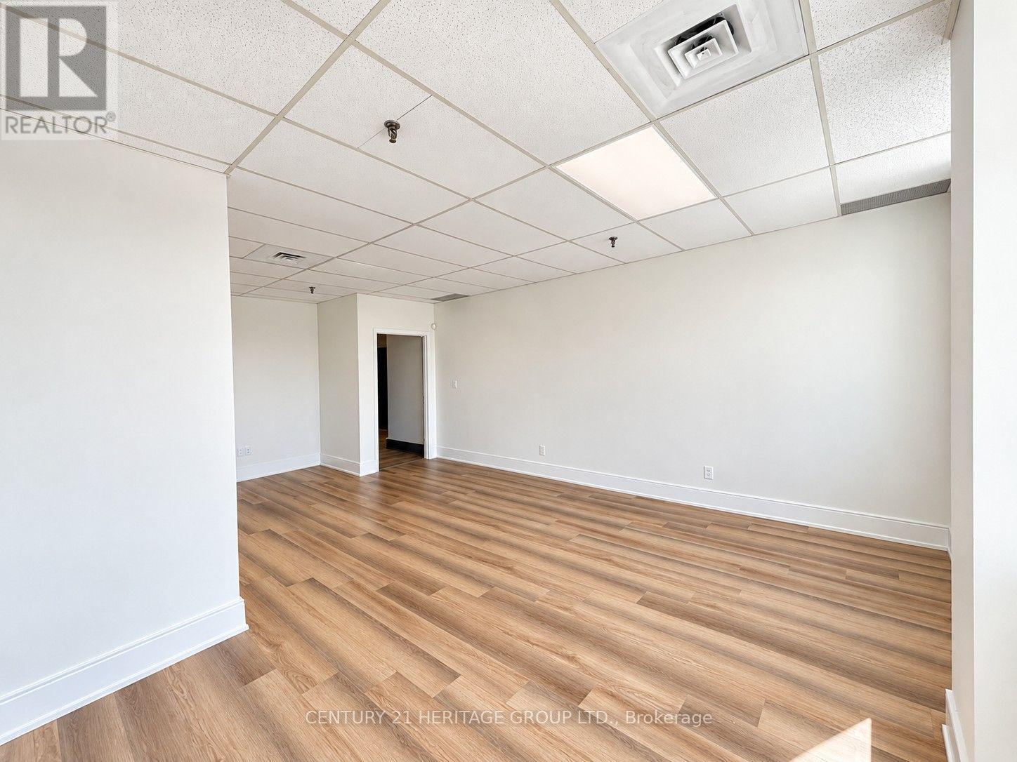 207 - 4544 Dufferin Street Property Photo 10