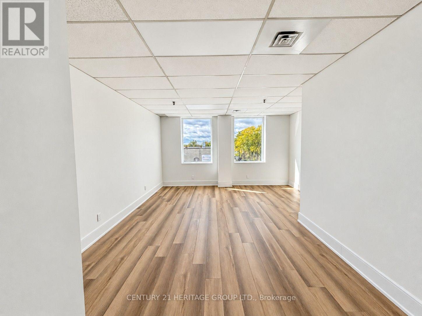 207 - 4544 Dufferin Street Property Photo 11